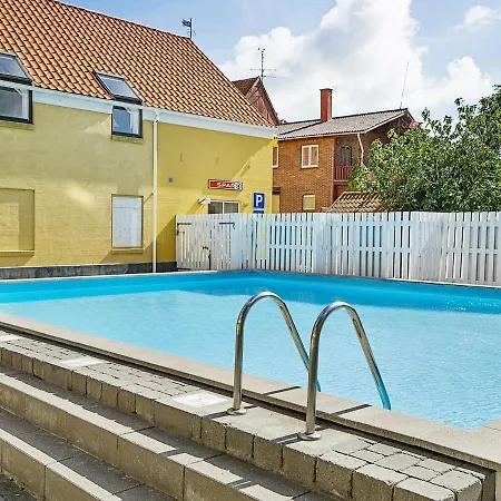 Apartment 4 Person In *